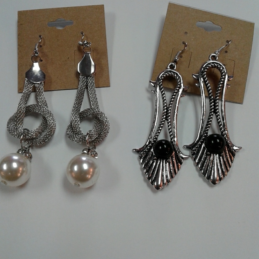 Silver & Pearl  and Black Stone Earring Bund